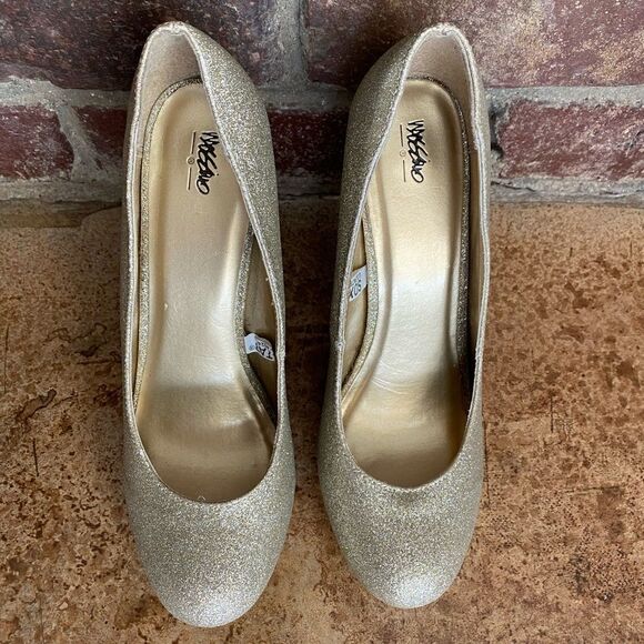 MOSSIMO Glitzy Gold Glitter 5" platform heels - Picture 2 of 8
